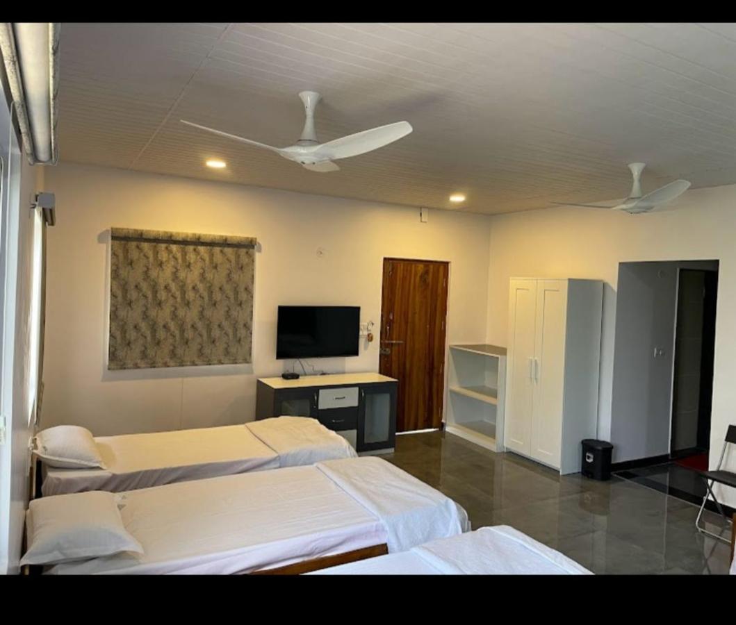 The B Hive Hotel Londa Buitenkant foto