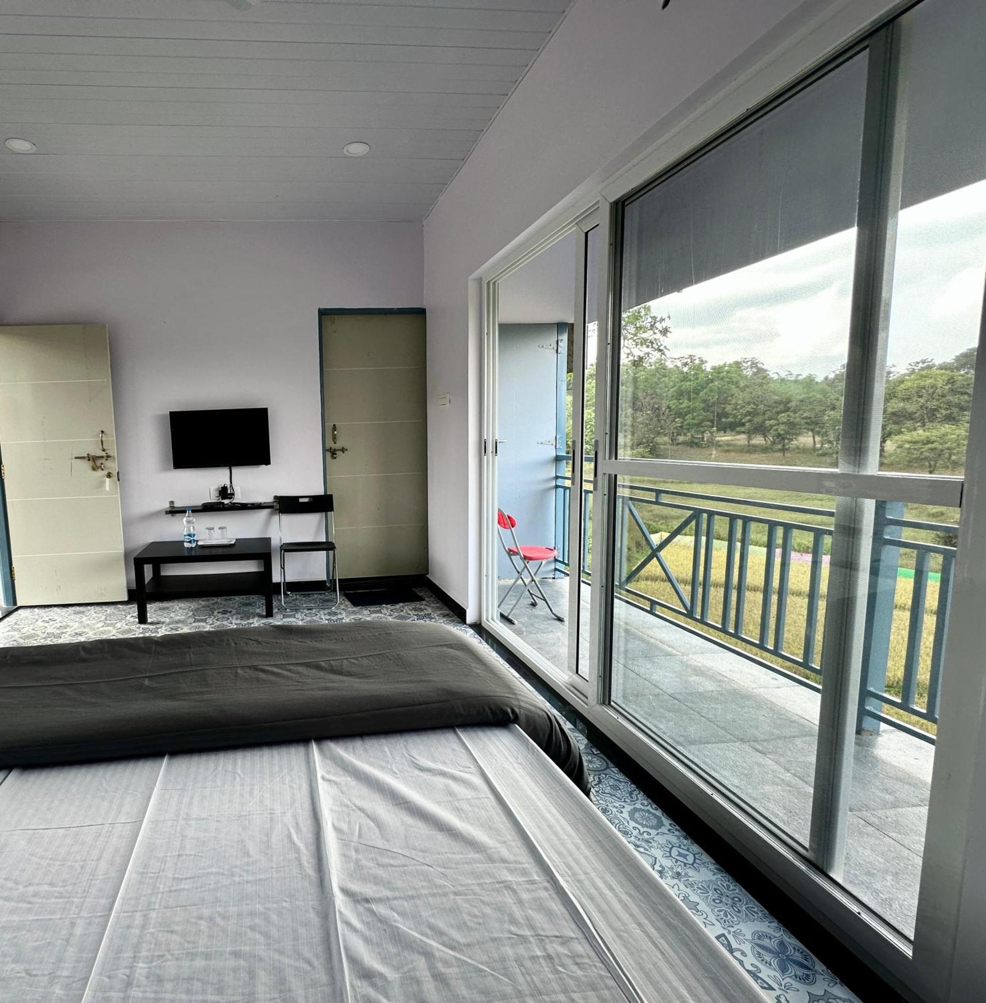 The B Hive Hotel Londa Buitenkant foto